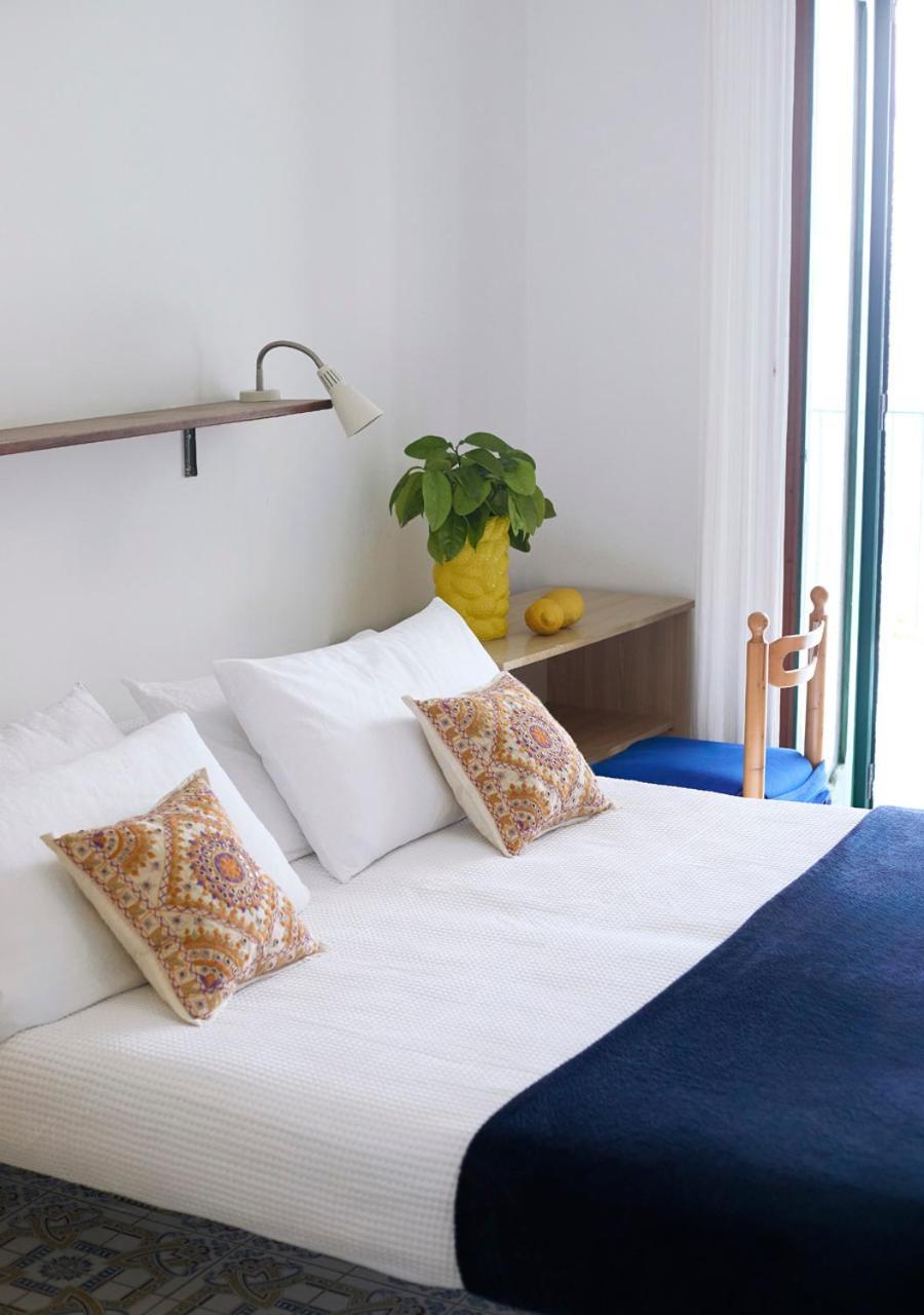 Casa Intiso - Two Double Bedroom Apartment Positano Exterior photo